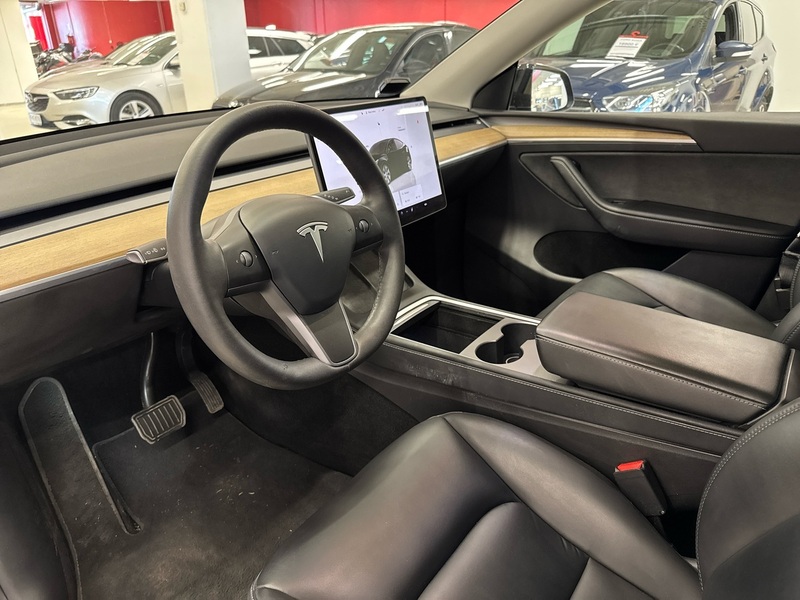 Tesla Model Y vaihtoauto