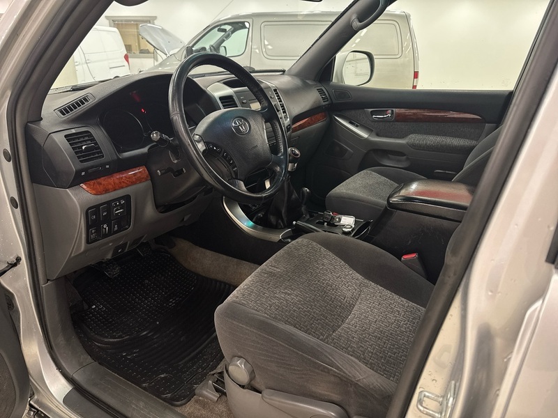 Toyota Land Cruiser vaihtoauto