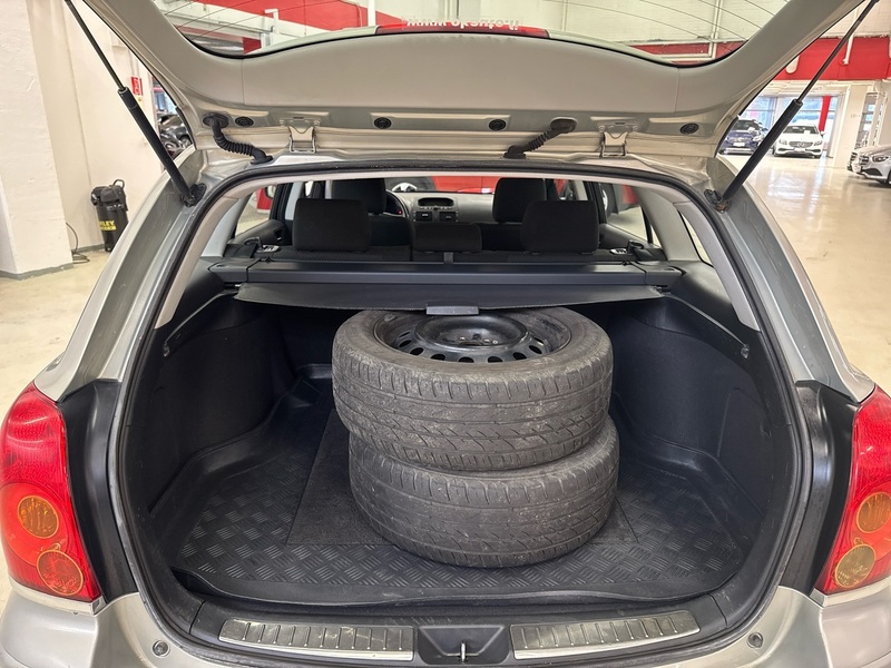 Toyota Avensis vaihtoauto