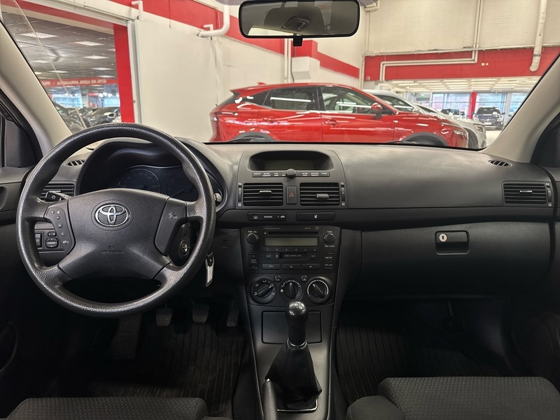 Toyota Avensis vaihtoauto