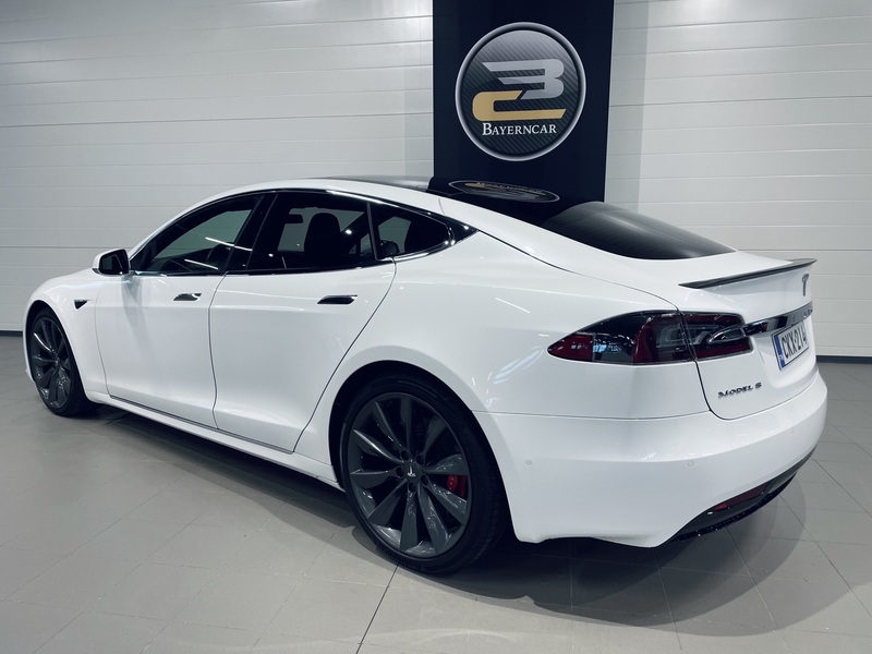 Tesla Model S vaihtoauto