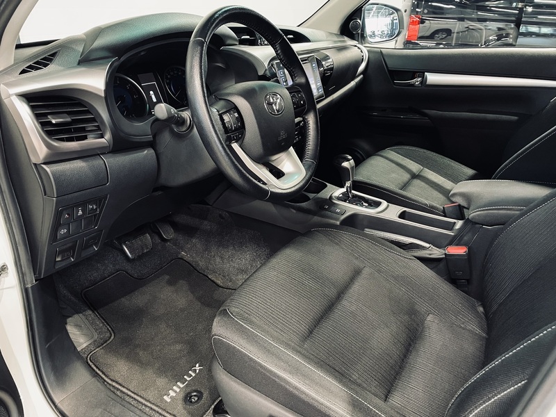 Toyota Hilux vaihtoauto