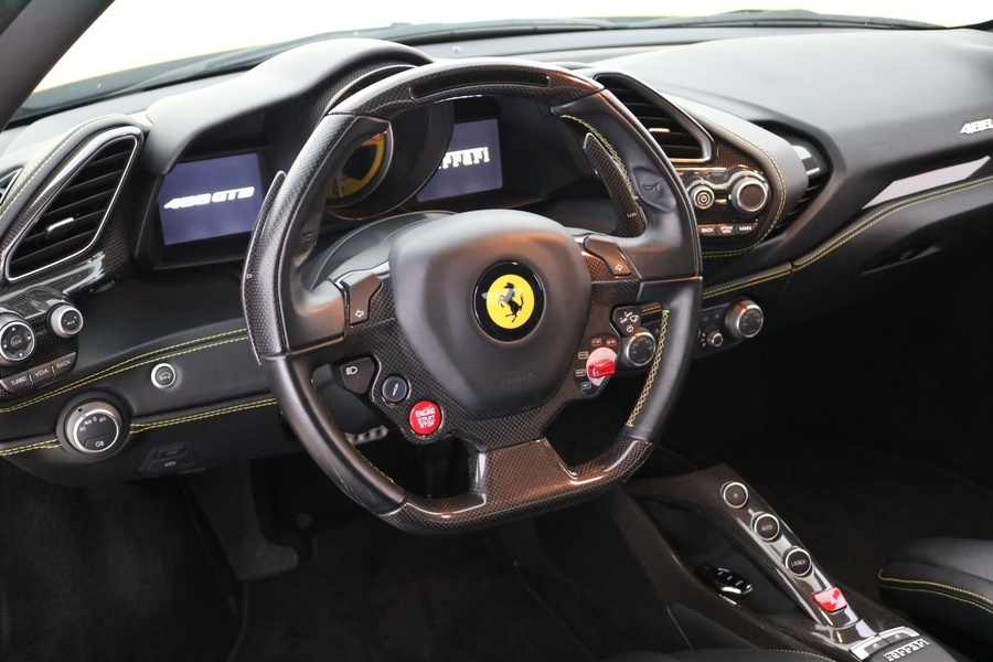 Ferrari 488 vaihtoauto