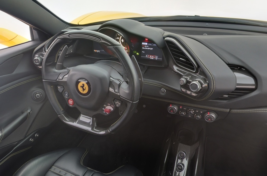 Ferrari 488 vaihtoauto