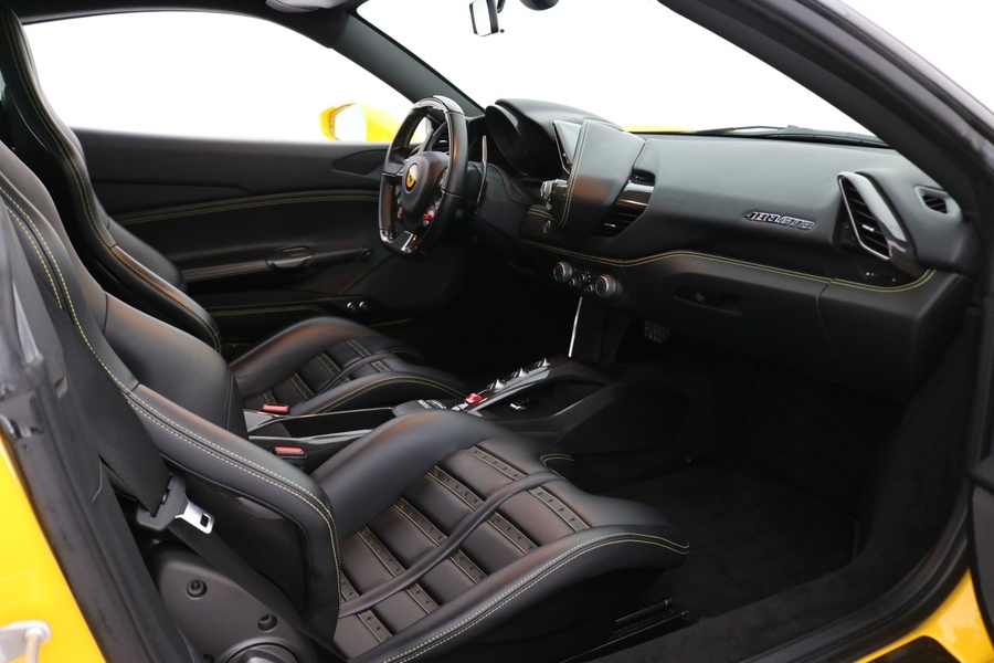 Ferrari 488 vaihtoauto