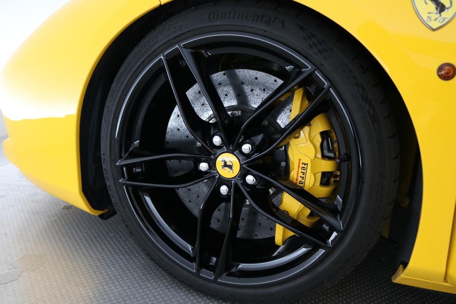 Ferrari 488 vaihtoauto