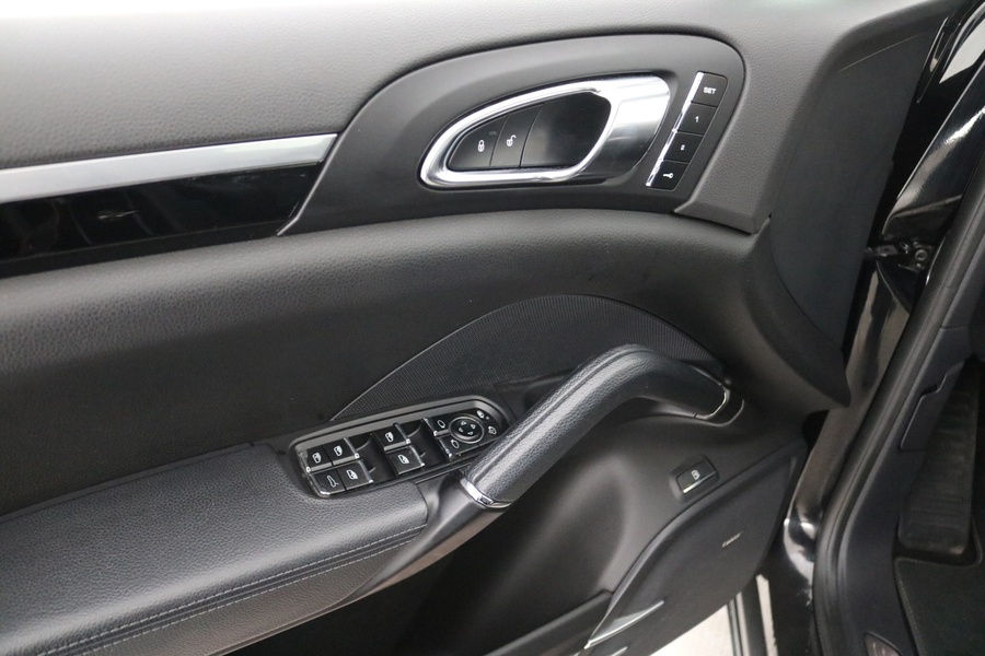 Porsche Cayenne vaihtoauto