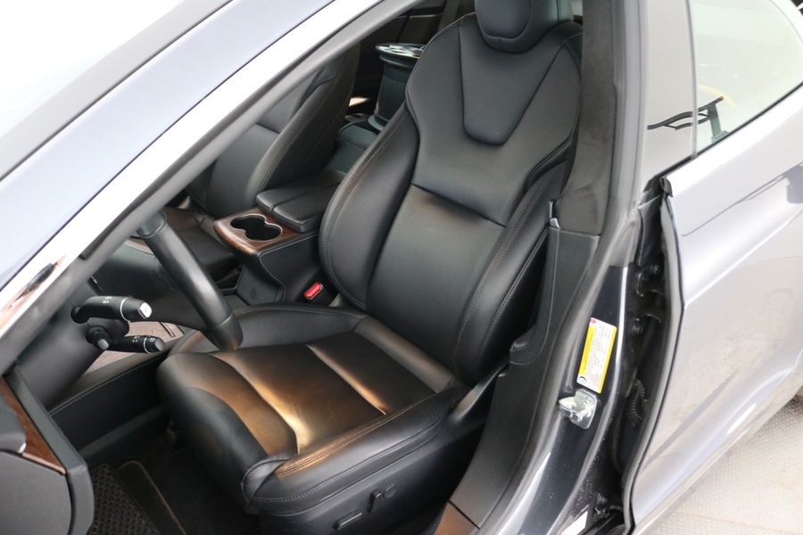 Tesla Model S vaihtoauto