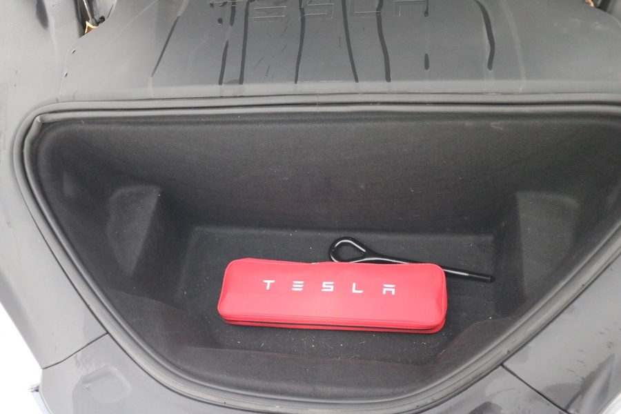 Tesla Model S vaihtoauto