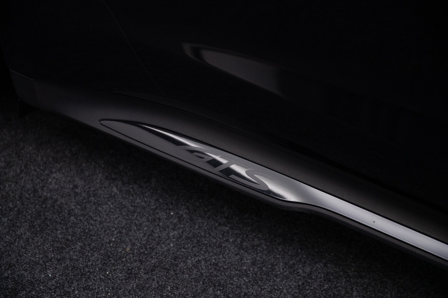 Porsche Taycan vaihtoauto