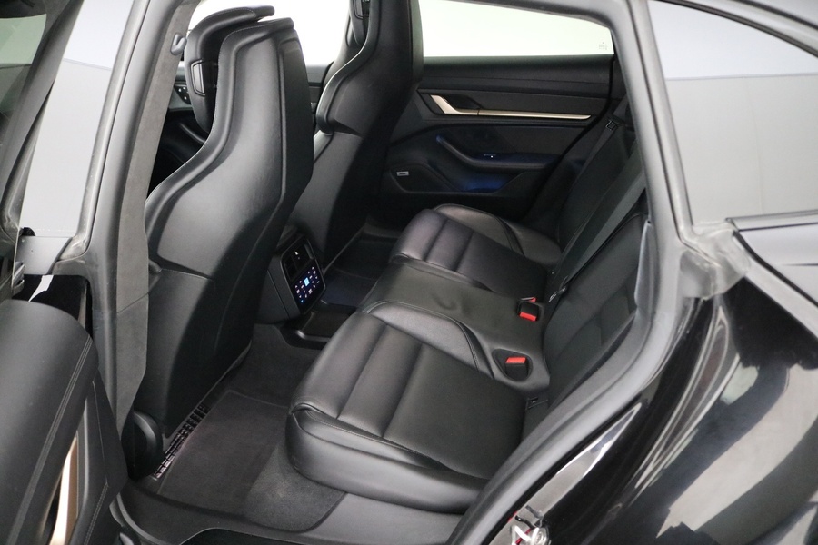 Porsche Taycan vaihtoauto