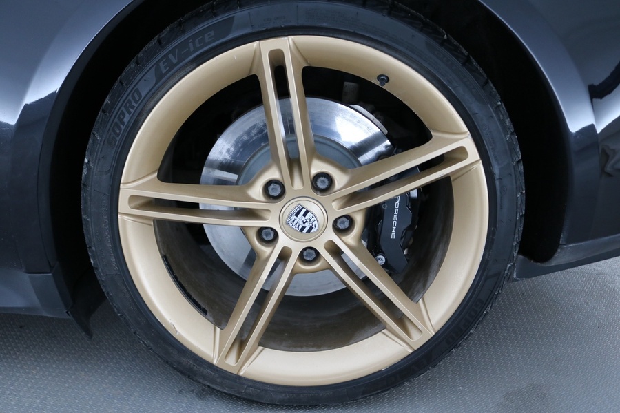 Porsche Taycan vaihtoauto