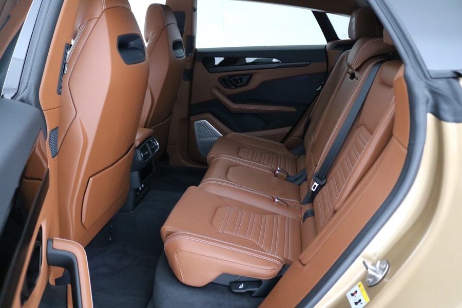 Lamborghini Urus vaihtoauto