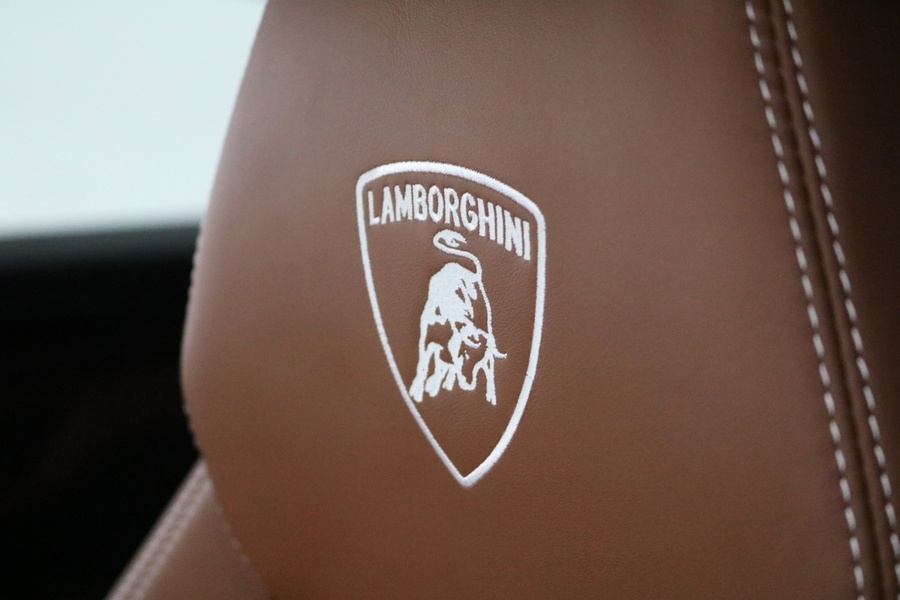 Lamborghini Urus vaihtoauto