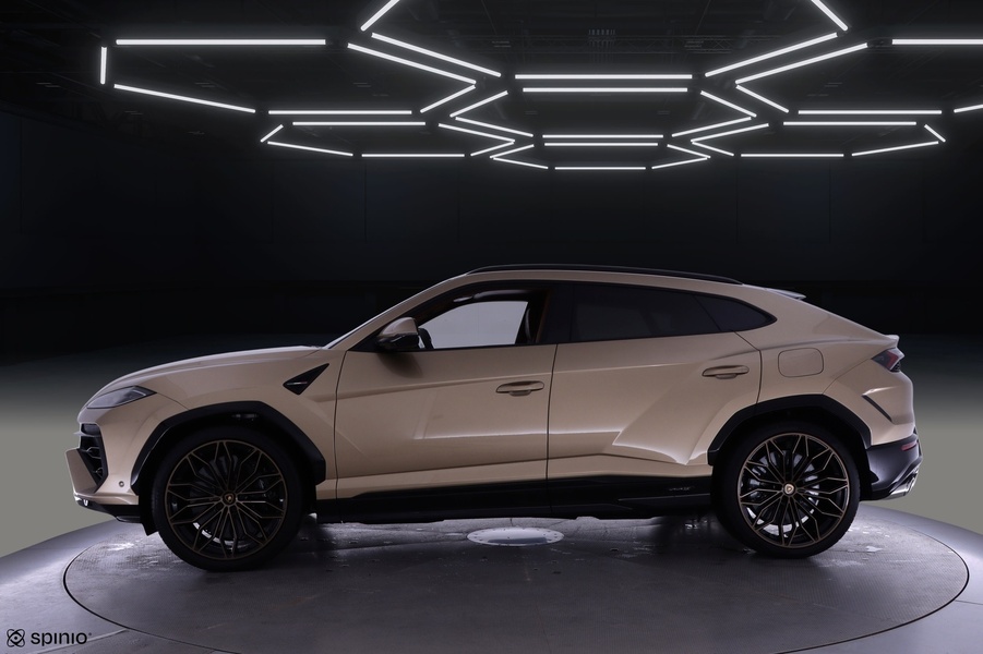 Lamborghini Urus vaihtoauto