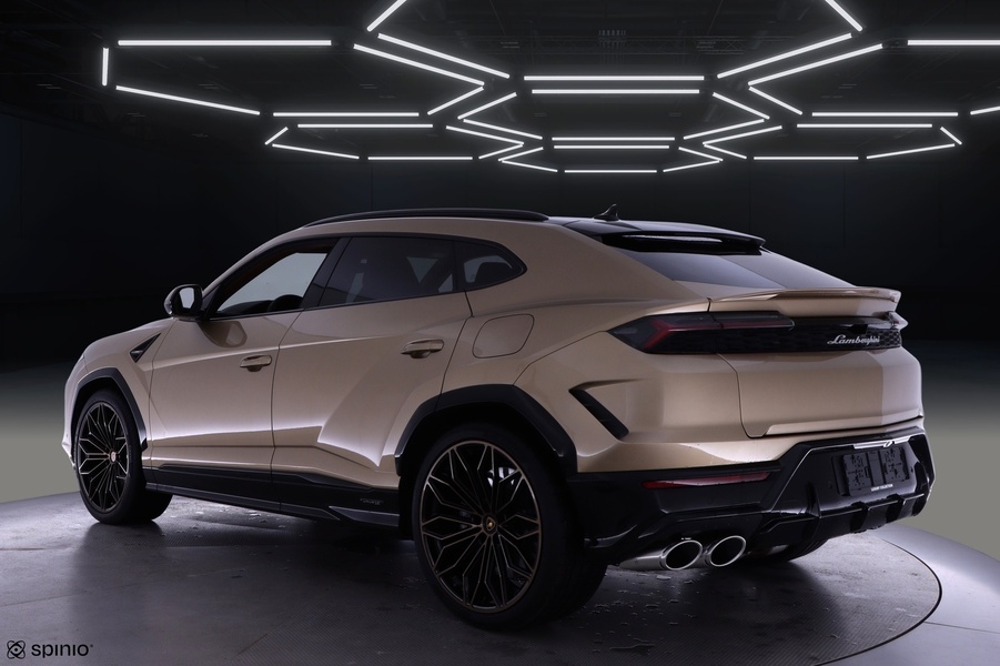 Lamborghini Urus vaihtoauto