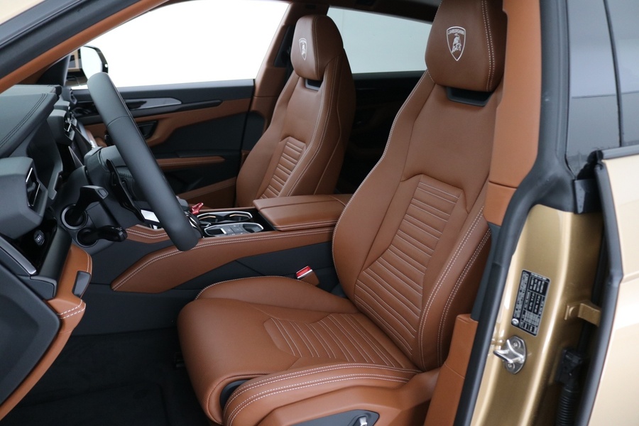 Lamborghini Urus vaihtoauto