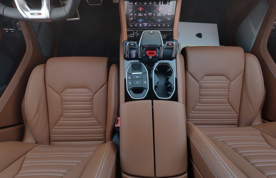 Lamborghini Urus vaihtoauto