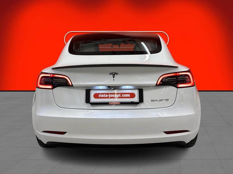 Tesla Model 3 vaihtoauto