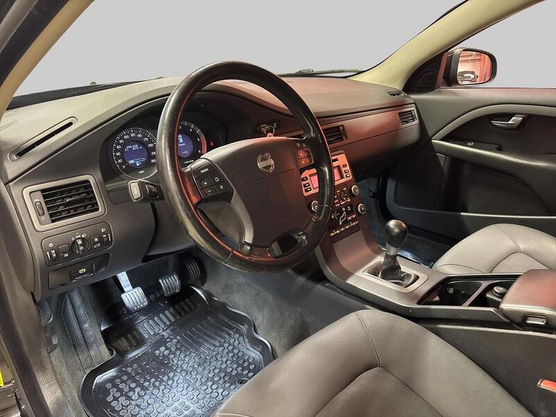 Volvo V70 vaihtoauto