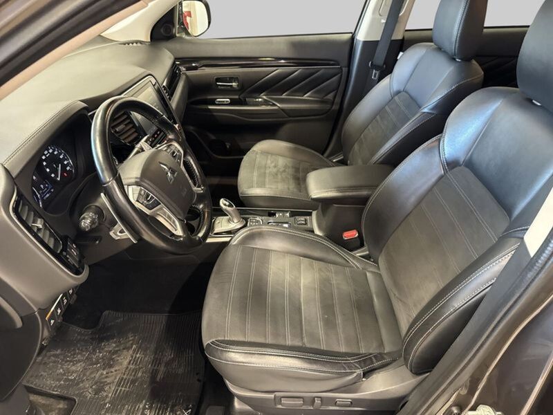 Mitsubishi Outlander PHEV vaihtoauto