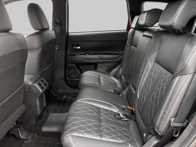 Mitsubishi Outlander PHEV vaihtoauto