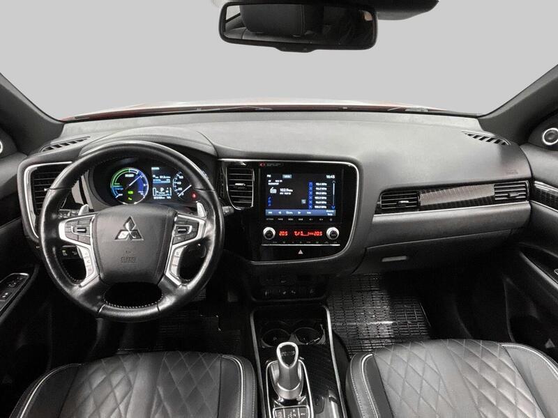 Mitsubishi Outlander PHEV vaihtoauto