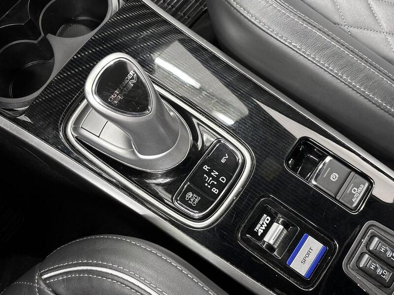 Mitsubishi Outlander PHEV vaihtoauto