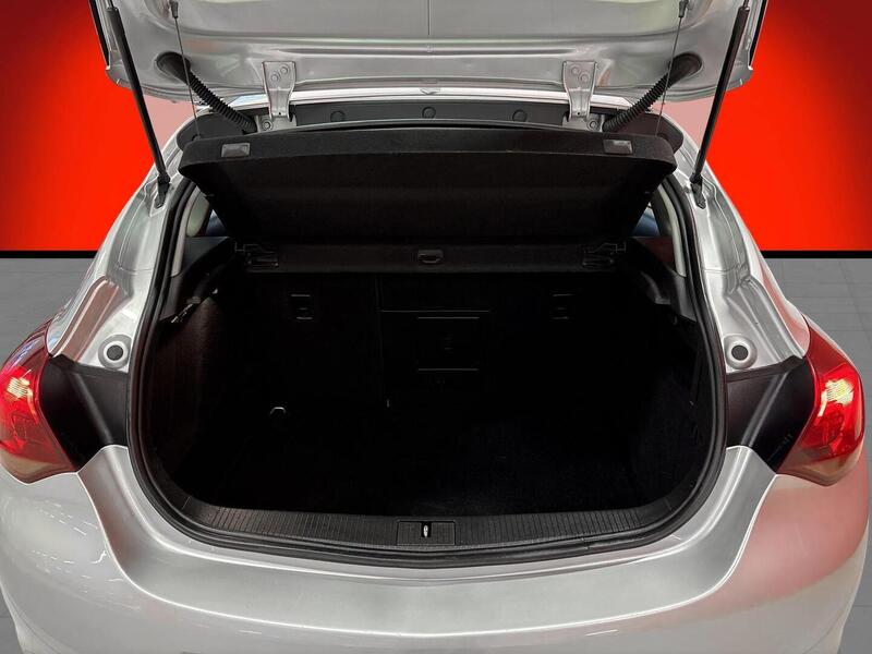 Opel Astra vaihtoauto