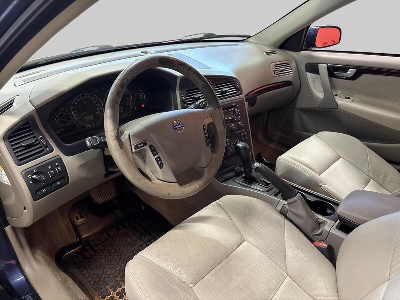 Volvo V70 vaihtoauto