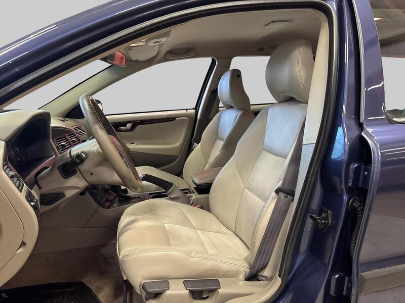 Volvo V70 vaihtoauto