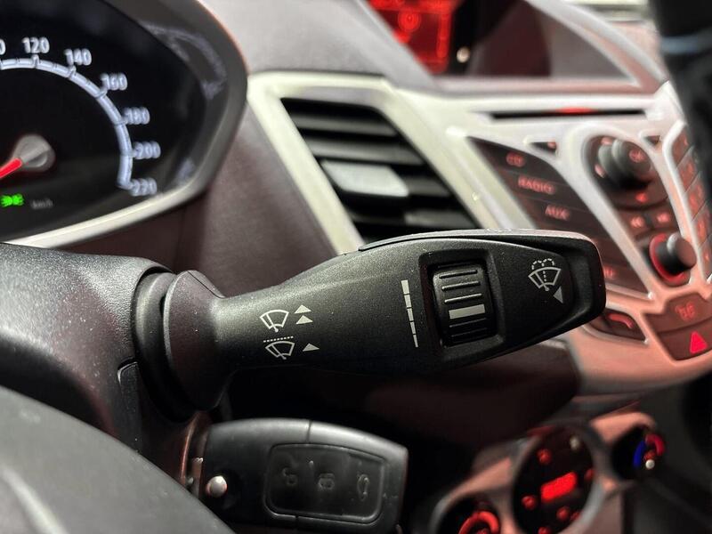 Ford Fiesta vaihtoauto