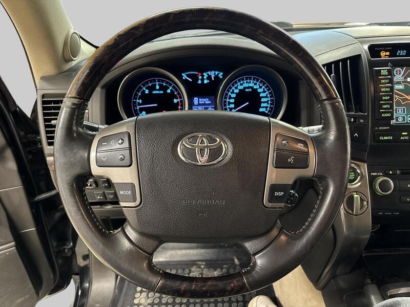 Toyota Land Cruiser vaihtoauto