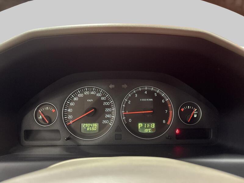 Volvo V70 vaihtoauto