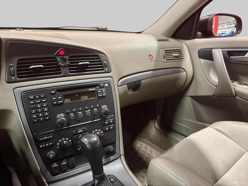 Volvo V70 vaihtoauto