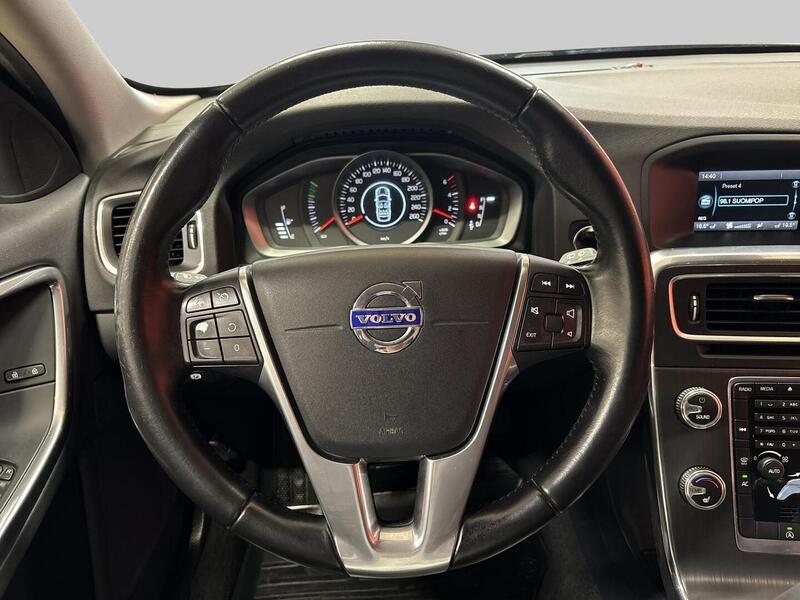 Volvo V60 Cross Country vaihtoauto