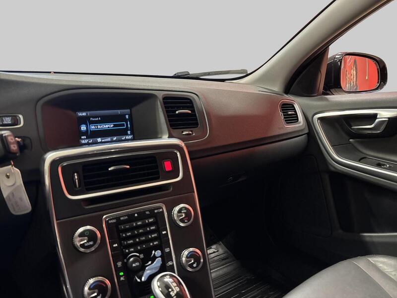 Volvo V60 Cross Country vaihtoauto