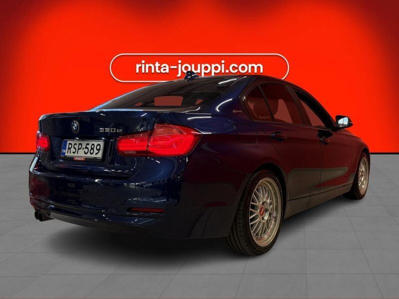 BMW 330 vaihtoauto