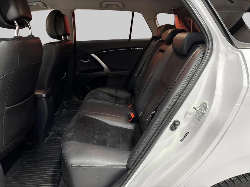 Toyota Avensis vaihtoauto