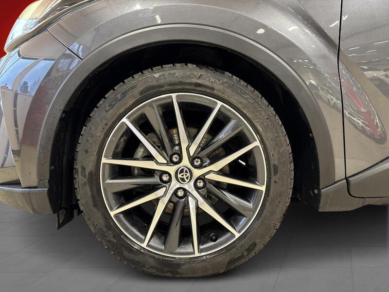 Toyota C-HR vaihtoauto