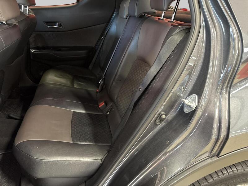 Toyota C-HR vaihtoauto