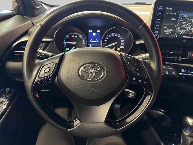 Toyota C-HR vaihtoauto