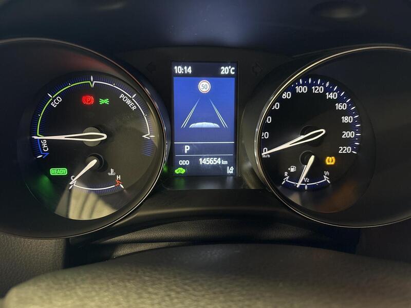 Toyota C-HR vaihtoauto