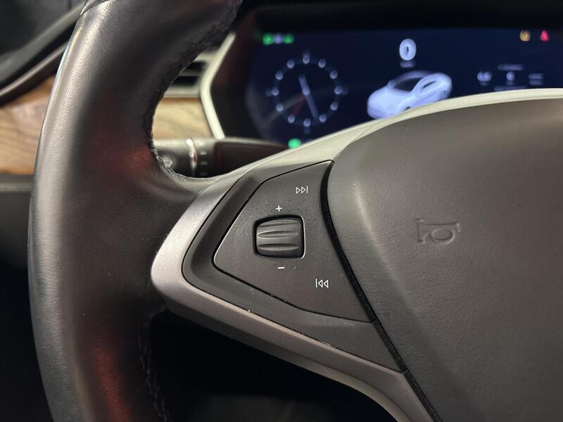 Tesla Model S vaihtoauto