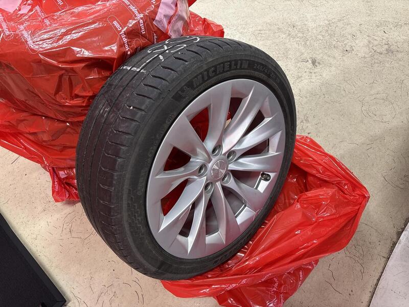 Tesla Model S vaihtoauto