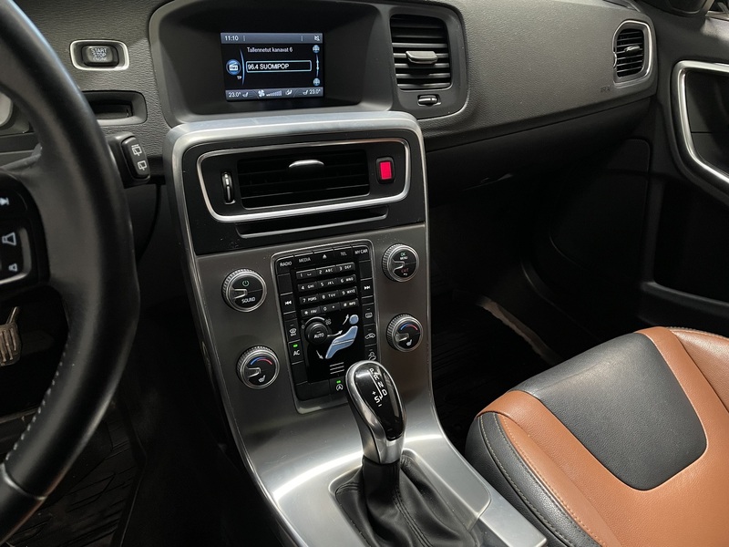 Volvo V60 Cross Country vaihtoauto