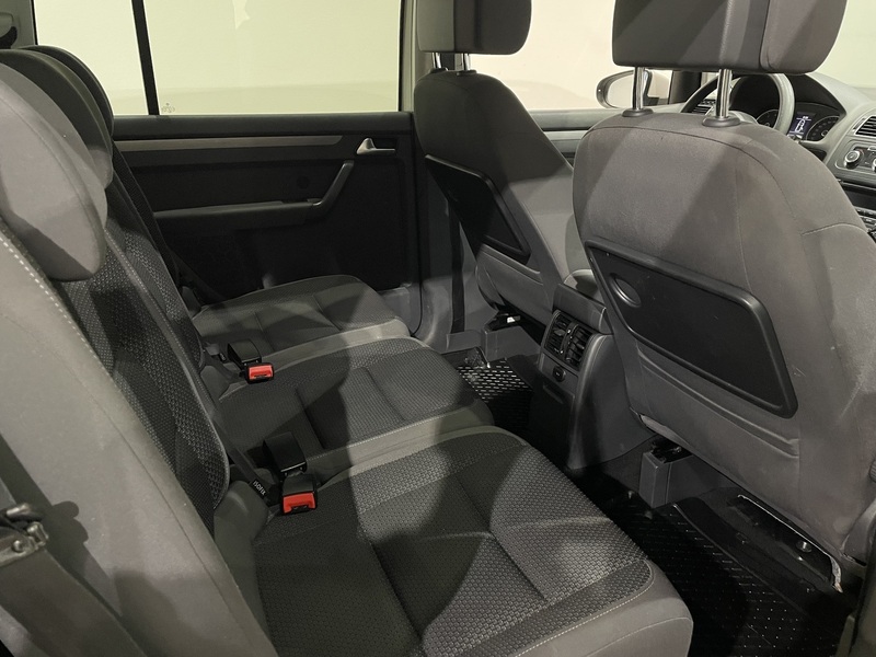 Volkswagen Touran vaihtoauto