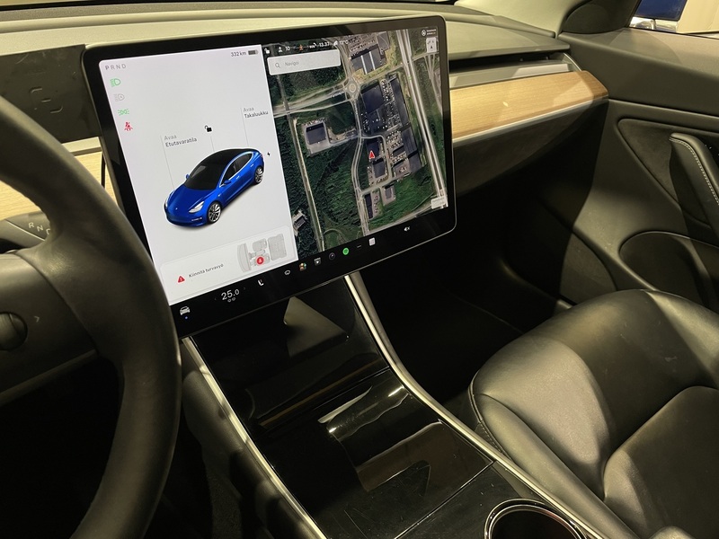 Tesla Model 3 vaihtoauto