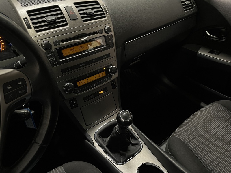 Toyota Avensis vaihtoauto