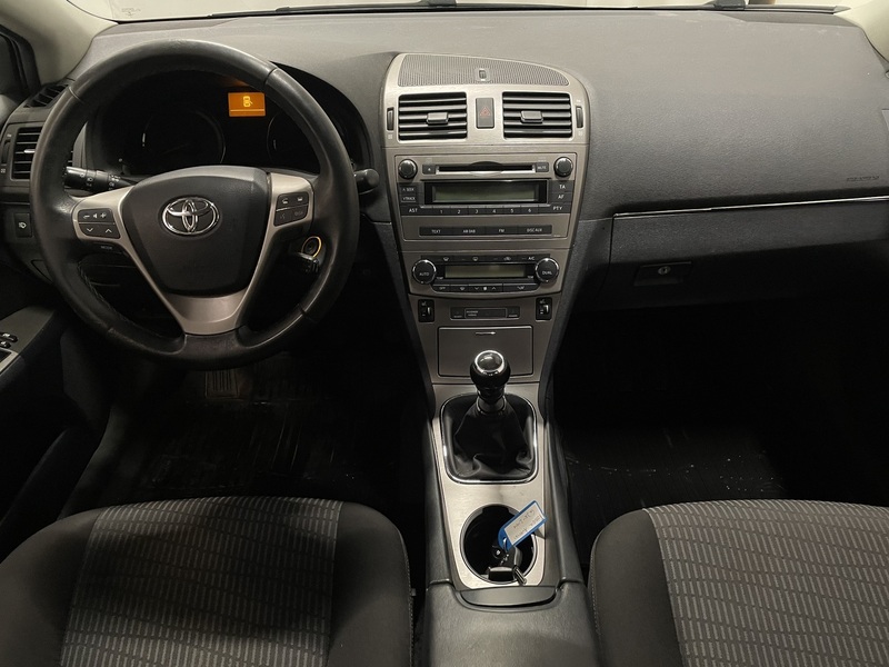 Toyota Avensis vaihtoauto